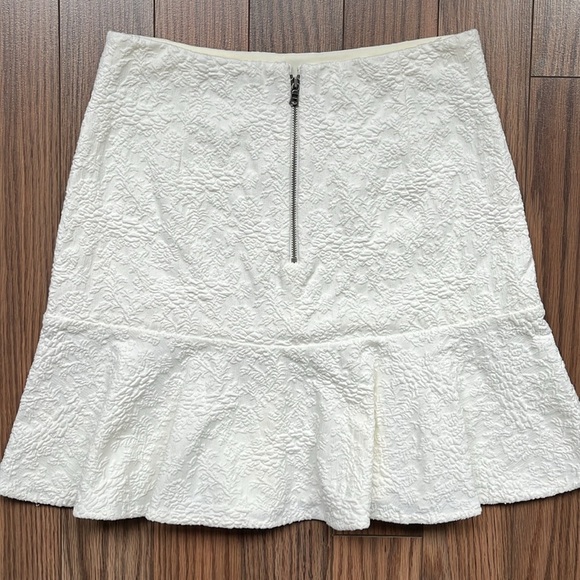 ALICE + OLIVIA Lewis Flounce Skirt size 6 - Picture 7 of 12